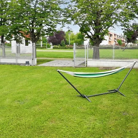 Case de vacanță Play And Relax In Lake-parkside Cozy Family Retreat - Jegenye