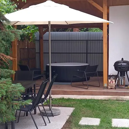 Play And Relax In Lake-parkside Cozy Family Retreat - Jegenye Zamárdi