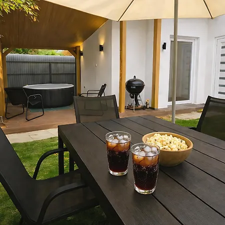Play And Relax In Lake-parkside Cozy Family Retreat - Jegenye Prázdninový dům